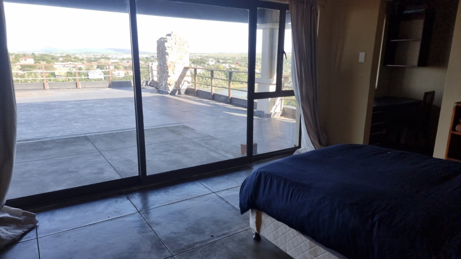 6 Bedroom Property for Sale in Merryhill Eastern Cape